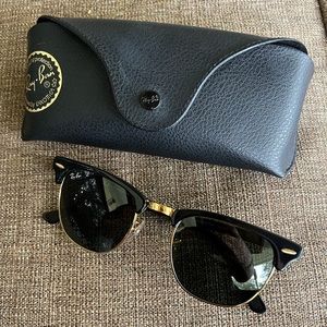 Ray-Ban Clubmaster Classic 3016 Polished Black on Gold